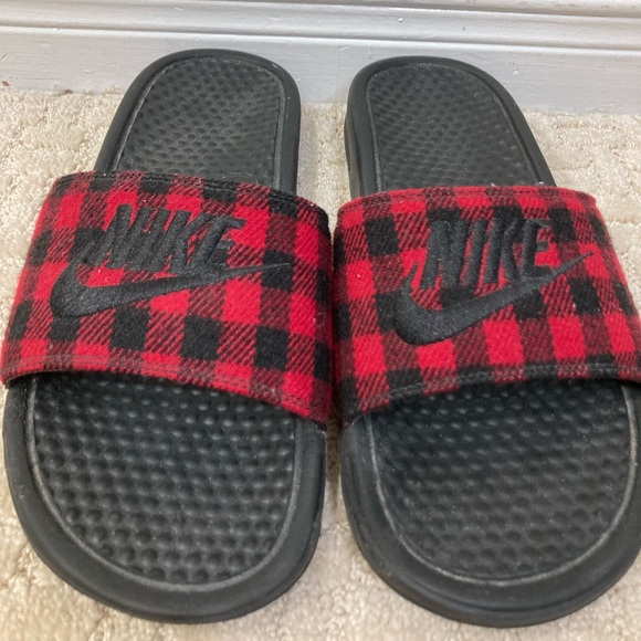 Nike Men’s Benassi Slides/Sandals - Picture 1 of 3
